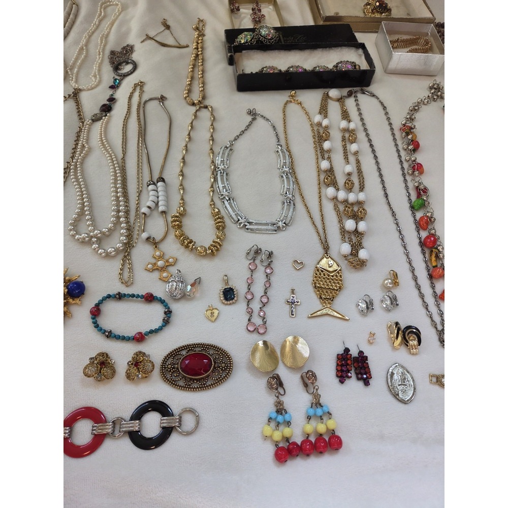 huge vintage estate jewelry lot - Picture 6 of 15